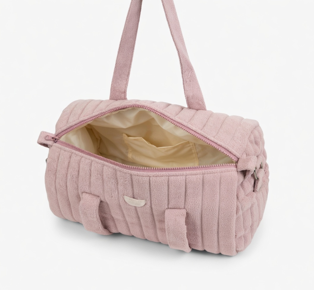 image (3) Travel Bag - Image 1