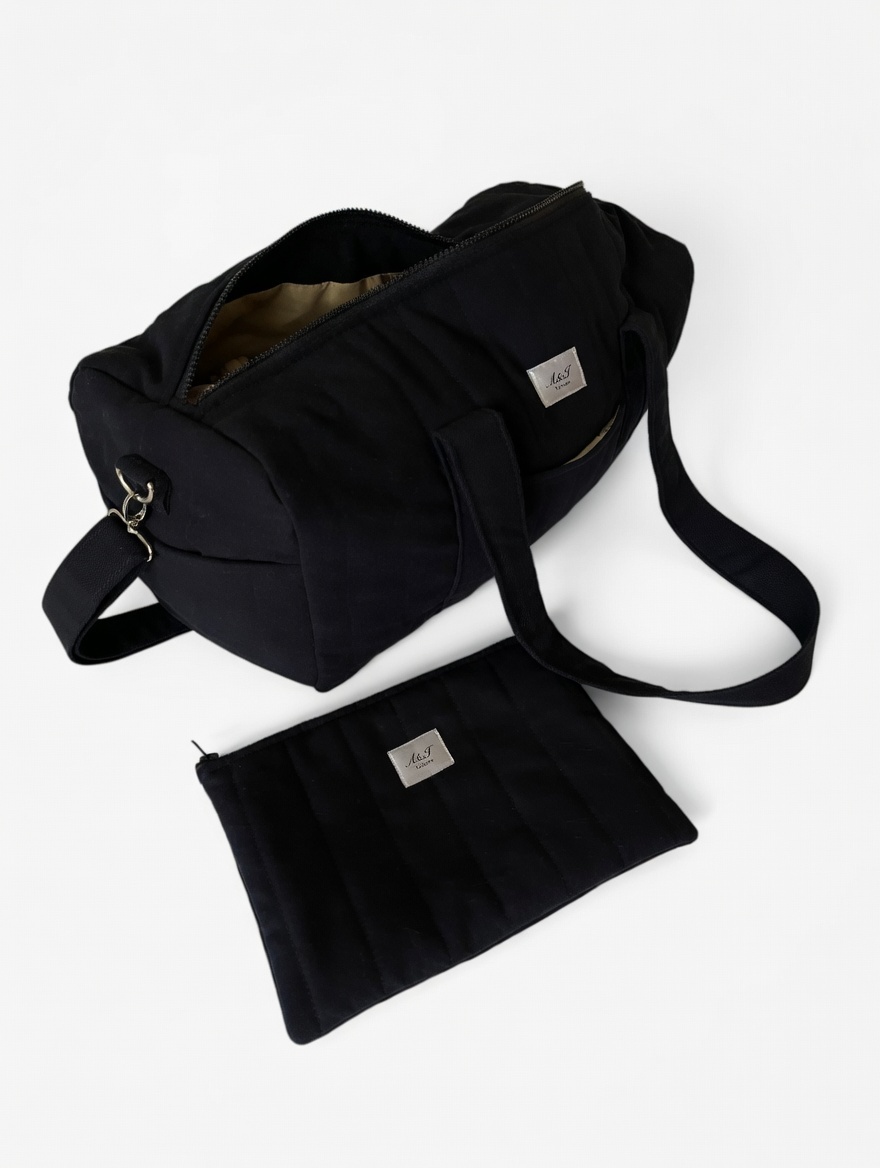 image (8) Travel Bag - Image 1